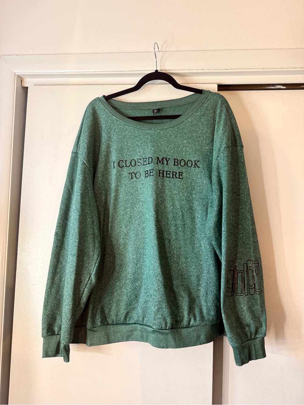 SHEIN Green Women's Crewneck Book Sweatshirt Reading Bookish